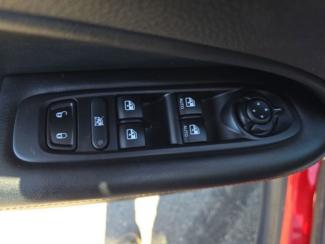 Used 2018 Jeep Compass Limited w/ Navigation Group AWD/4WD image 33