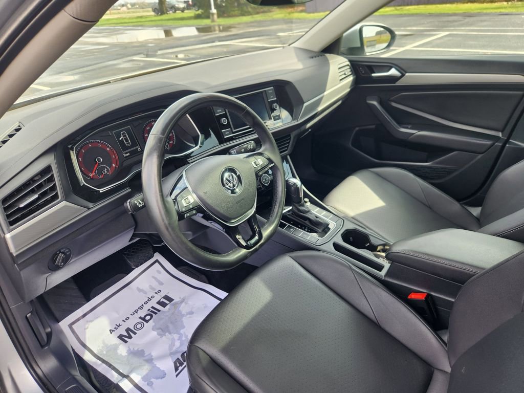 Used 2020 Volkswagen Jetta SE w/ SE Cold Weather Package image 18