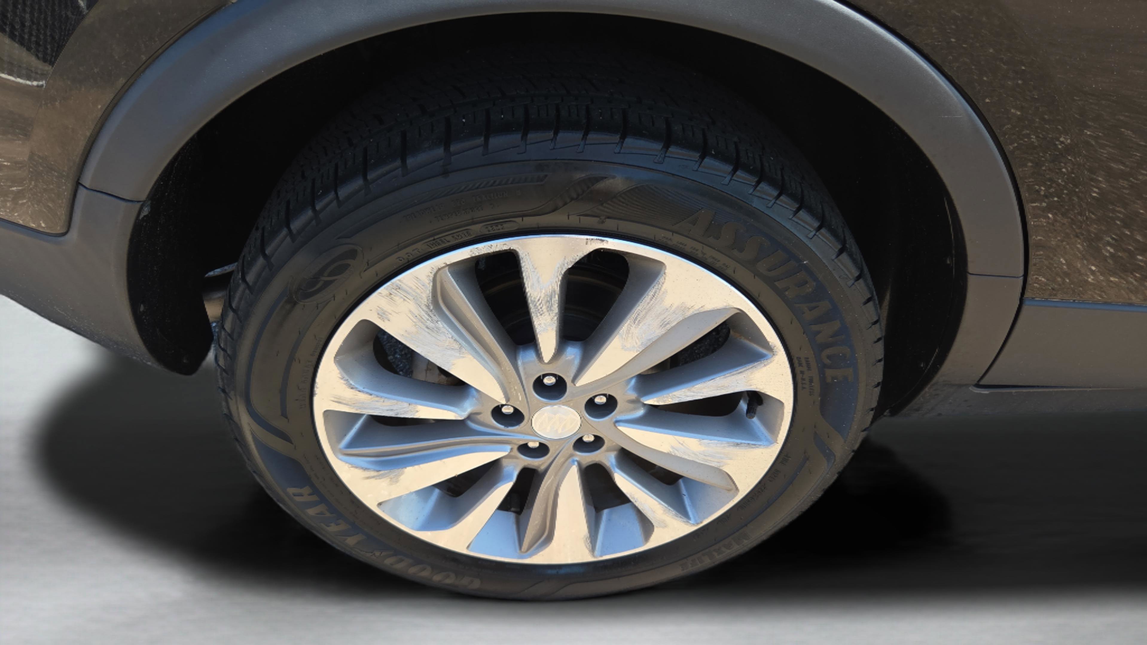 Used 2020 Buick Encore Preferred w/ Safety Package FWD image 32
