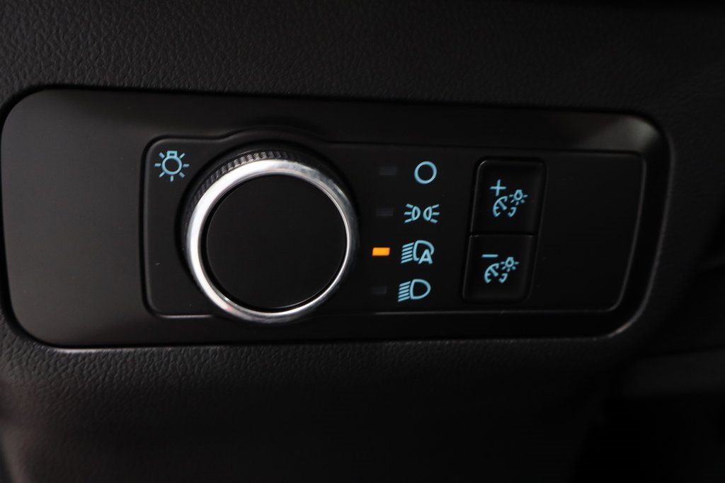 Certified 2025 Ford Escape ST-Line w/ Cold Weather Package image 27