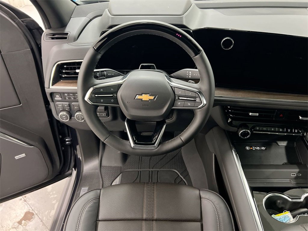 New 2026 Chevrolet Suburban High Country image 21