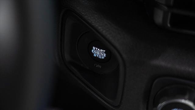 Used 2025 Jeep Gladiator Sport image 35