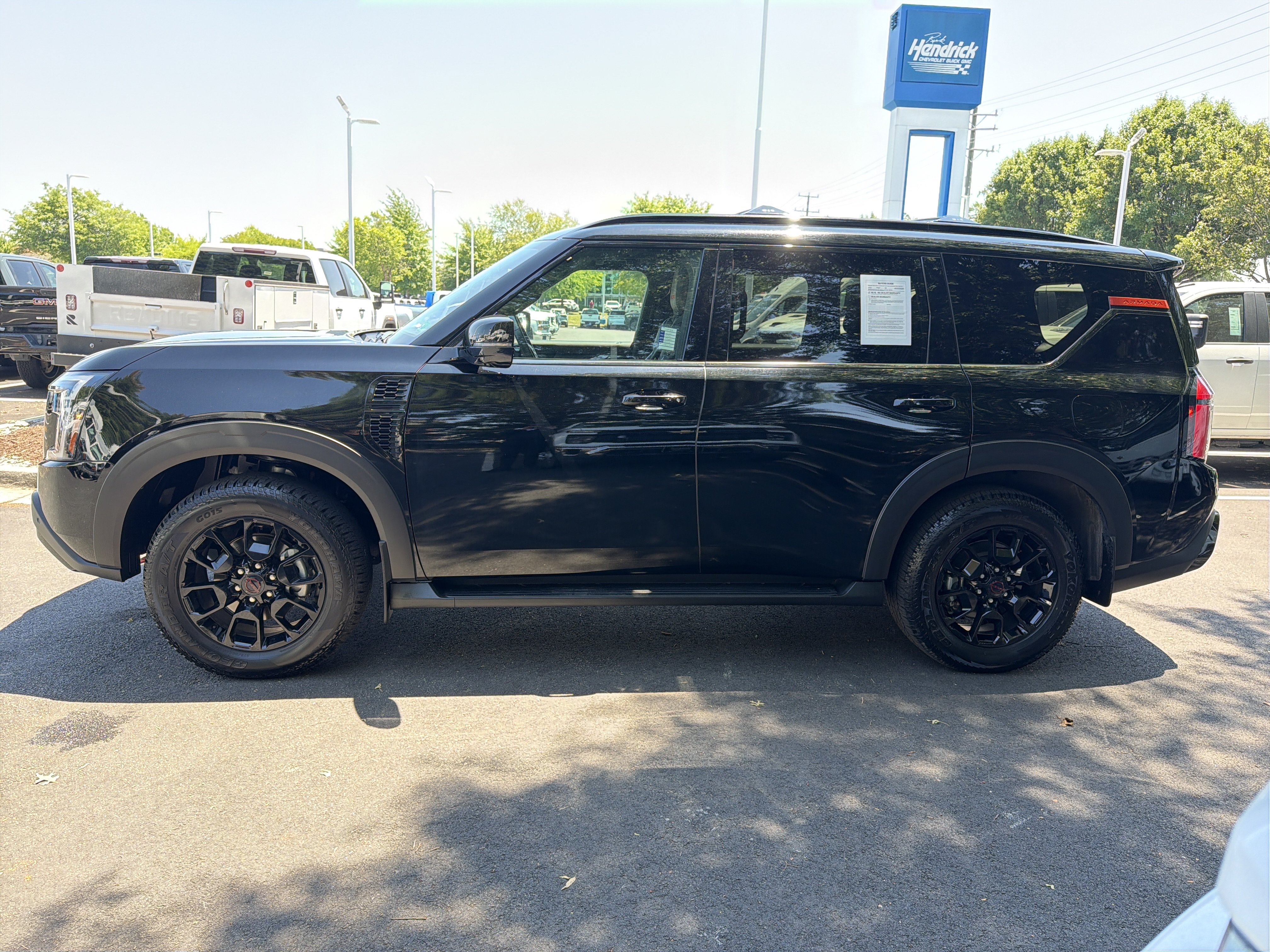 Used 2025 Nissan Armada PRO-4X w/ Pro-4X Premium Package AWD/4WD image 7