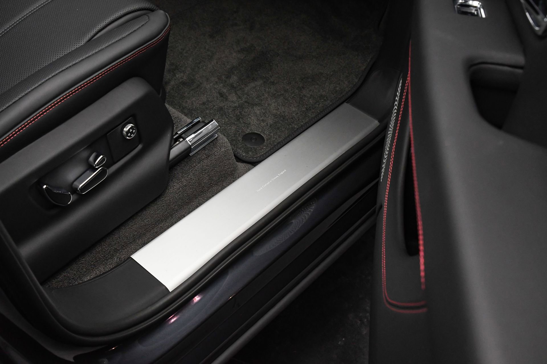 New 2025 Bentley Bentayga image 43