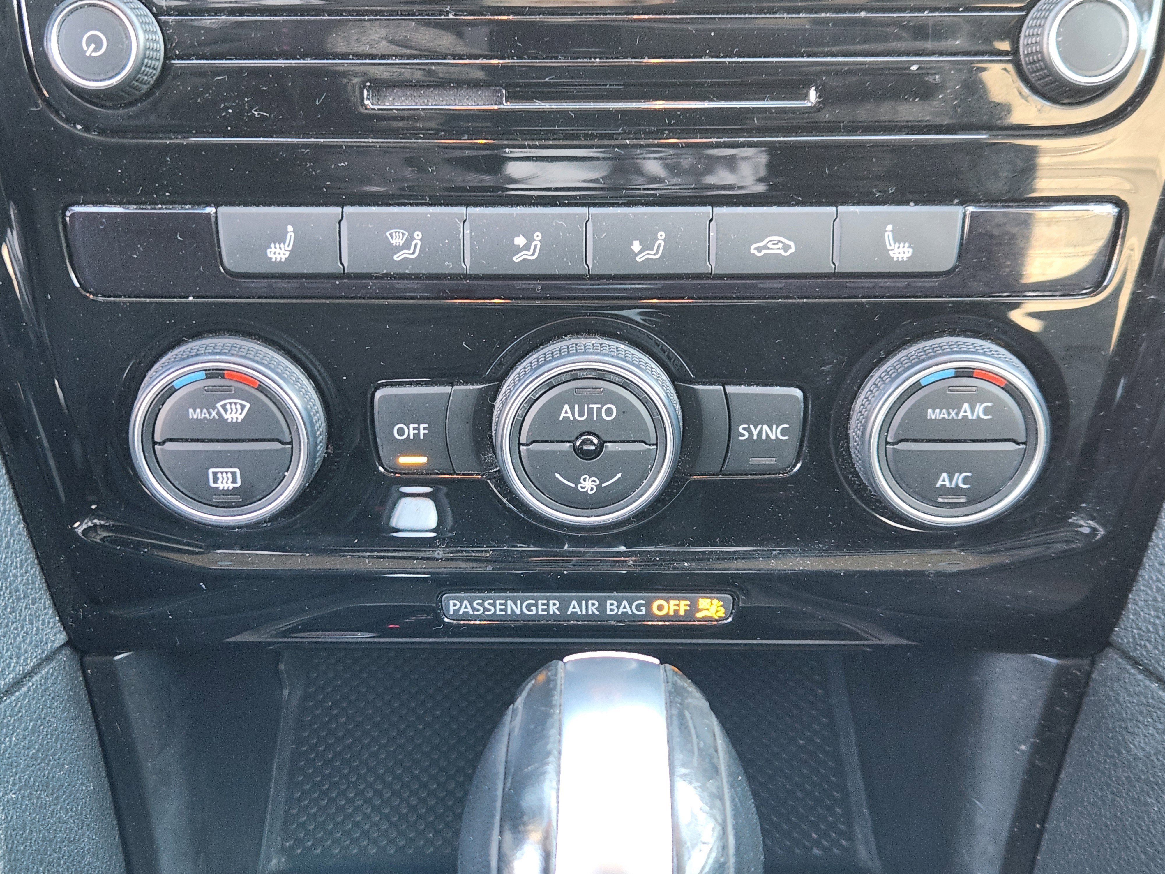 Used 2022 Volkswagen Passat 2.0T SE image 21