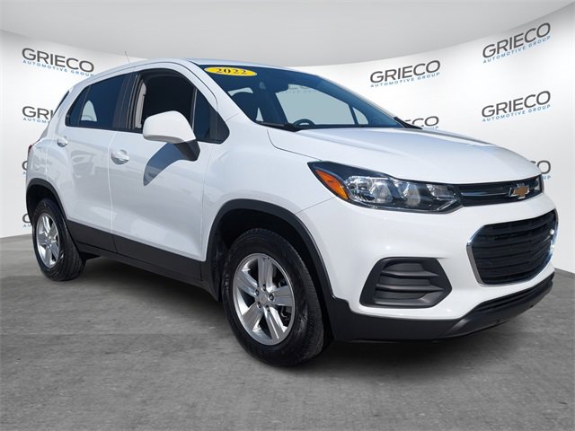 Used 2022 Chevrolet Trax LS w/ Tint and Cruise Package image 1