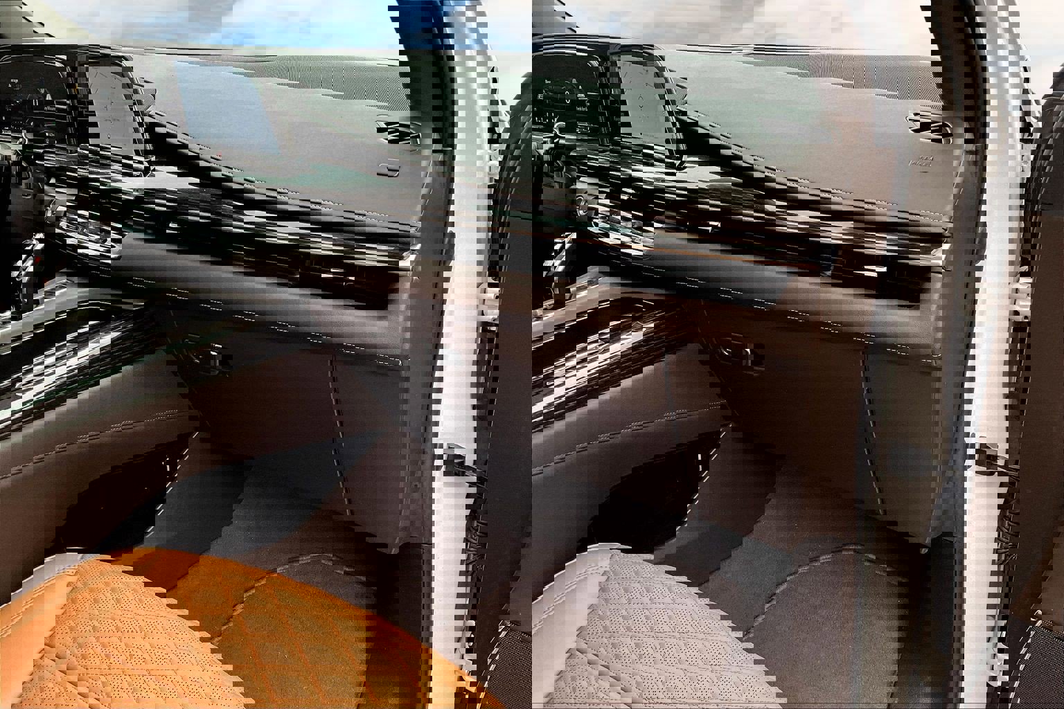 Used 2021 Cadillac Escalade Premium Luxury image 18