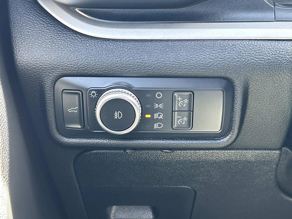 Used 2021 Ford Explorer XLT w/ Equipment Group 202A image 32