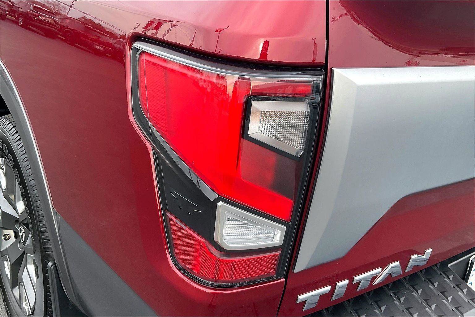 Certified 2024 Nissan Titan Platinum Reserve w/ Moonroof Package image 32