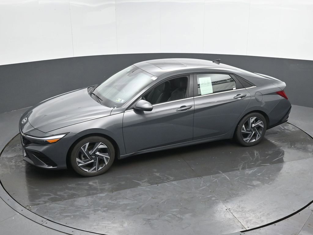 Used 2025 Hyundai Elantra Limited FWD image 37