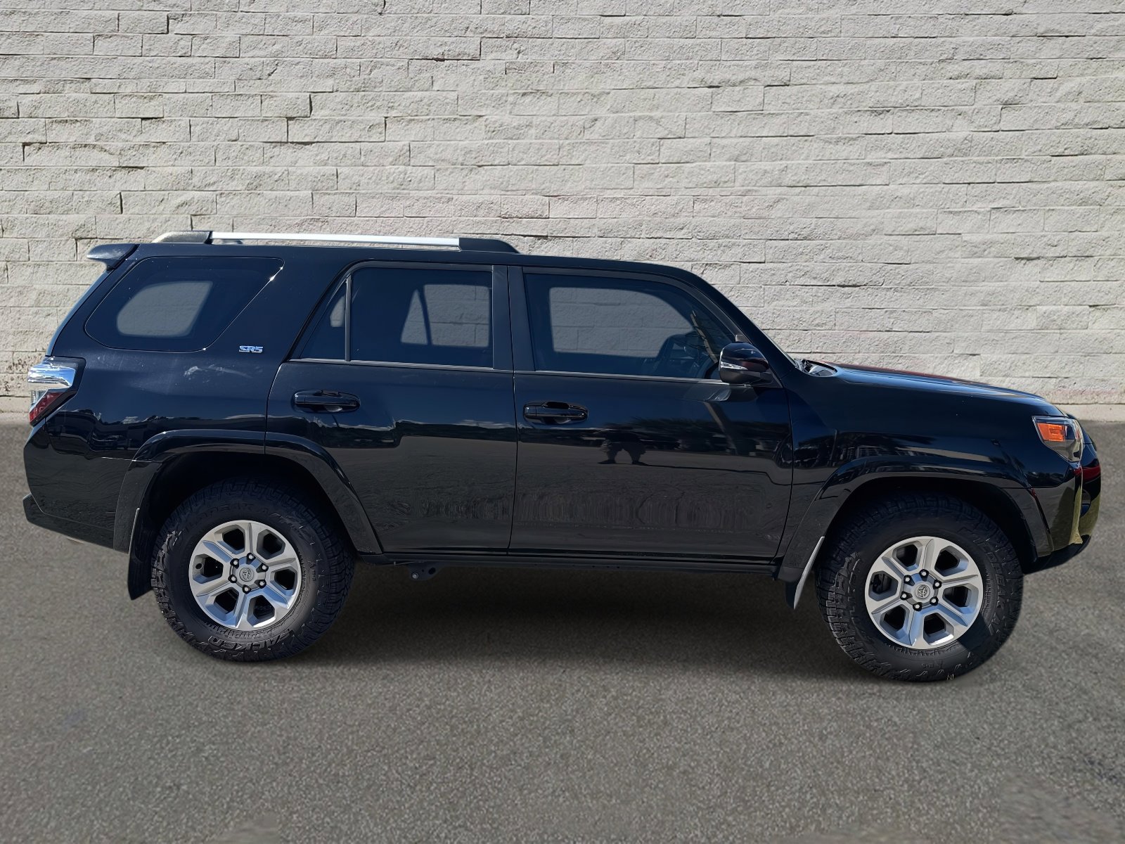 Used 2022 Toyota 4Runner SR5 Premium image 4