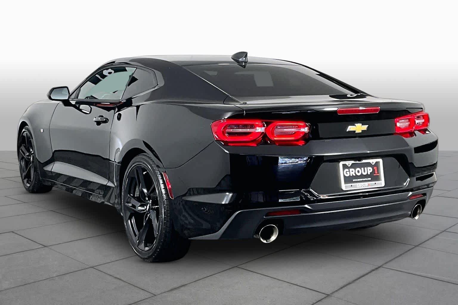 Used 2019 Chevrolet Camaro LT RWD image 11