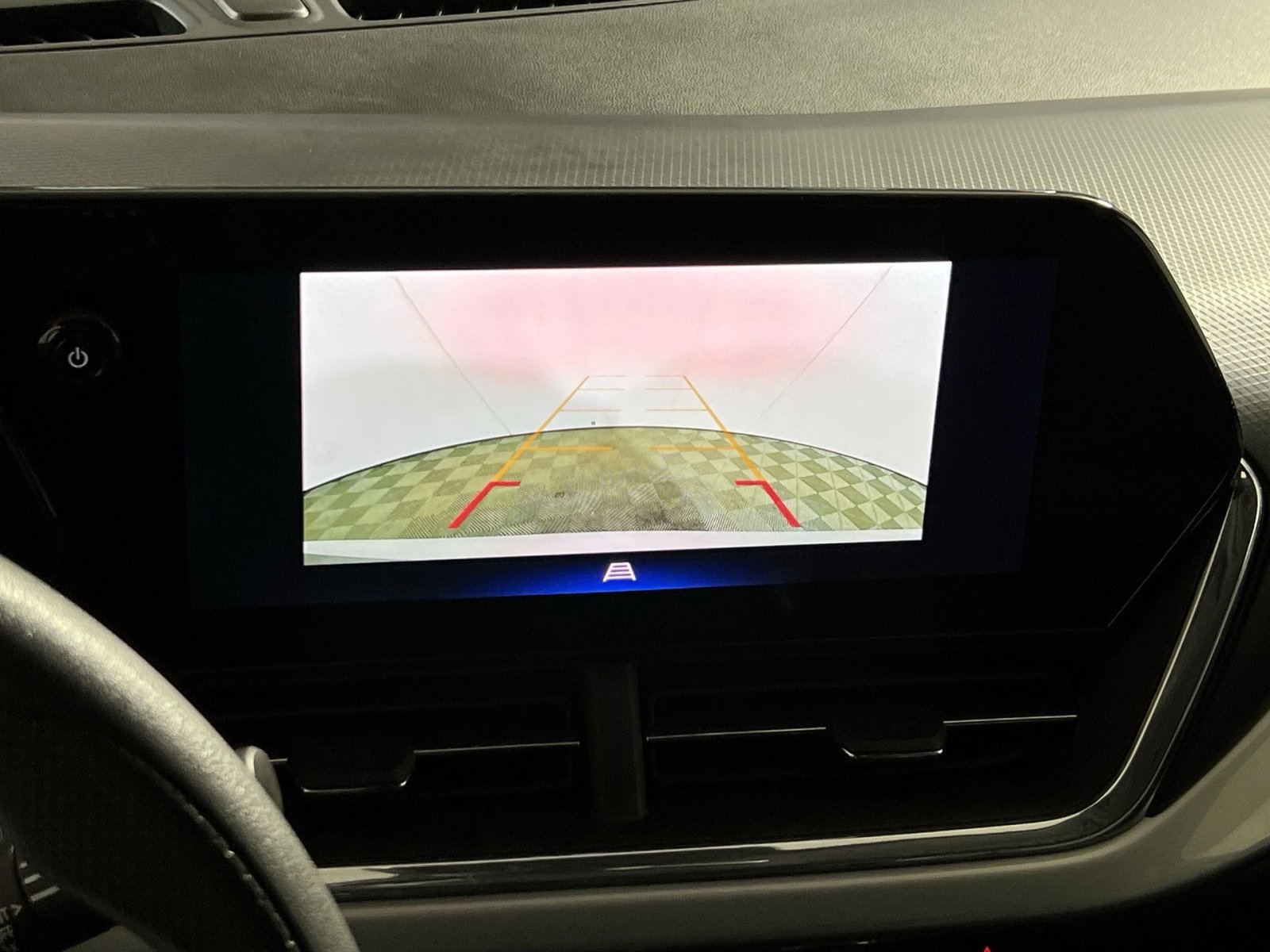 Used 2025 Chevrolet Trax LT image 17