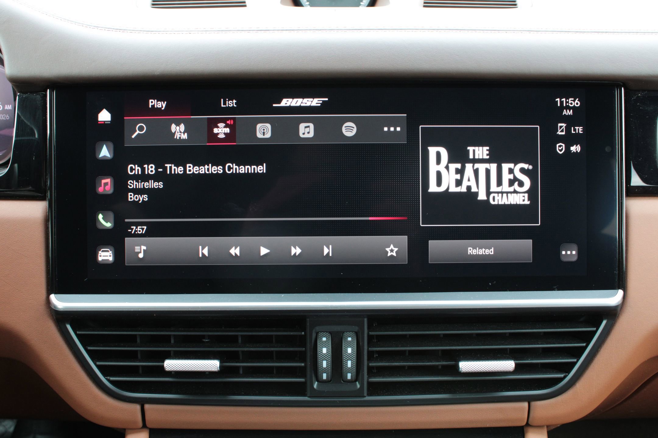 Certified 2023 Porsche Cayenne Platinum Edition image 19