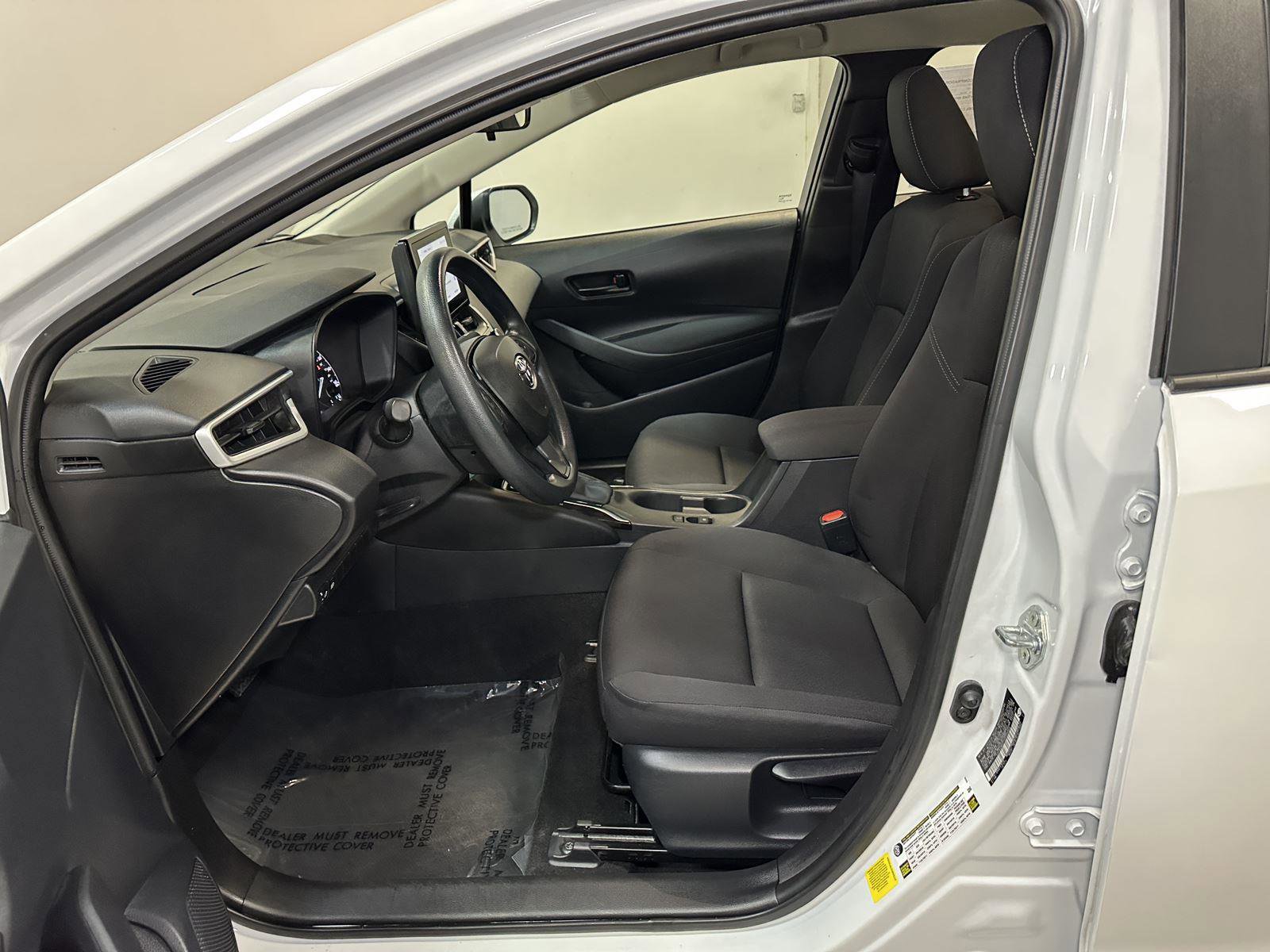 Used 2025 Toyota Corolla LE FWD image 22