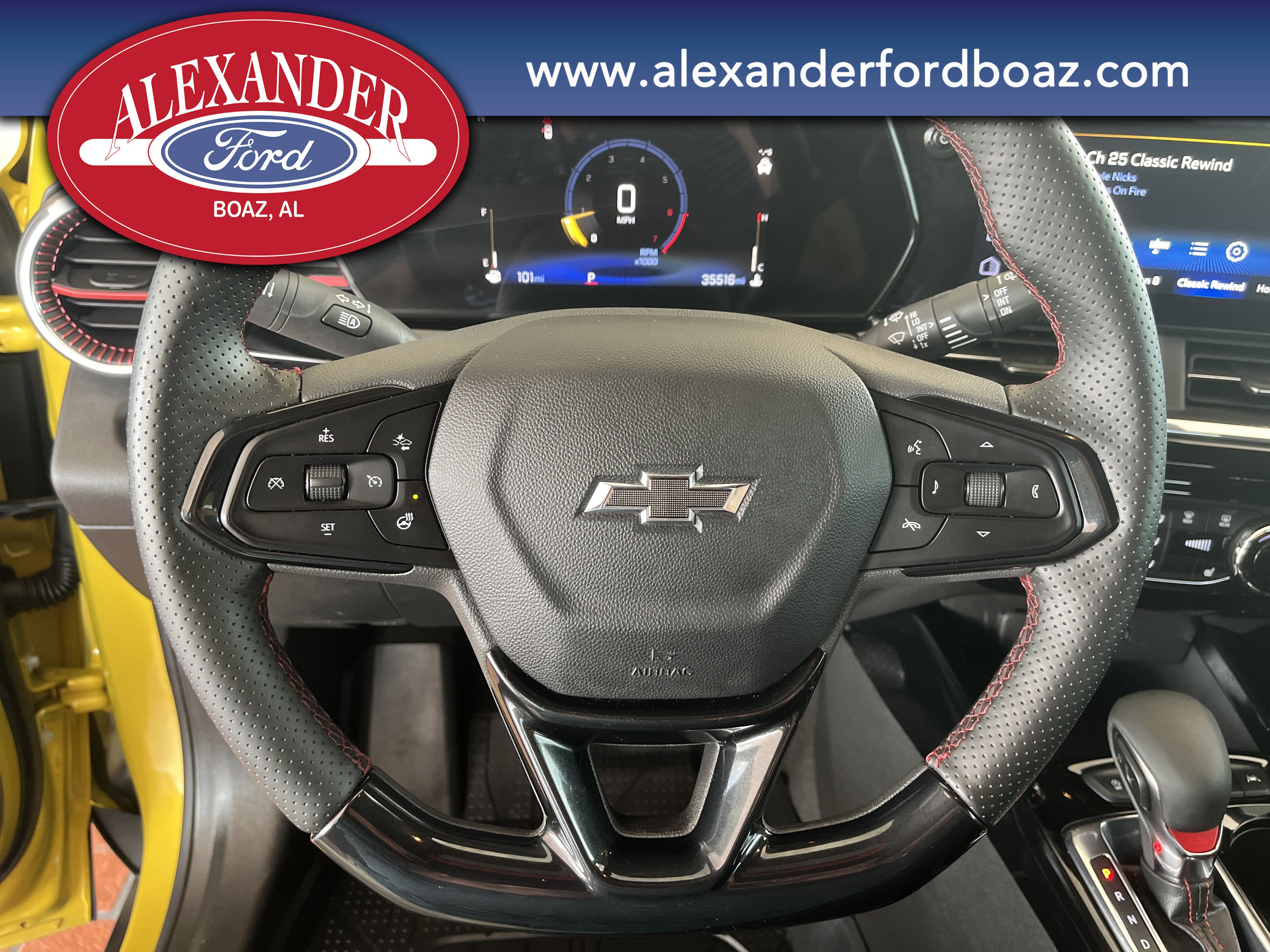 Used 2025 Chevrolet Trax RS w/ Sunroof Package FWD image 19
