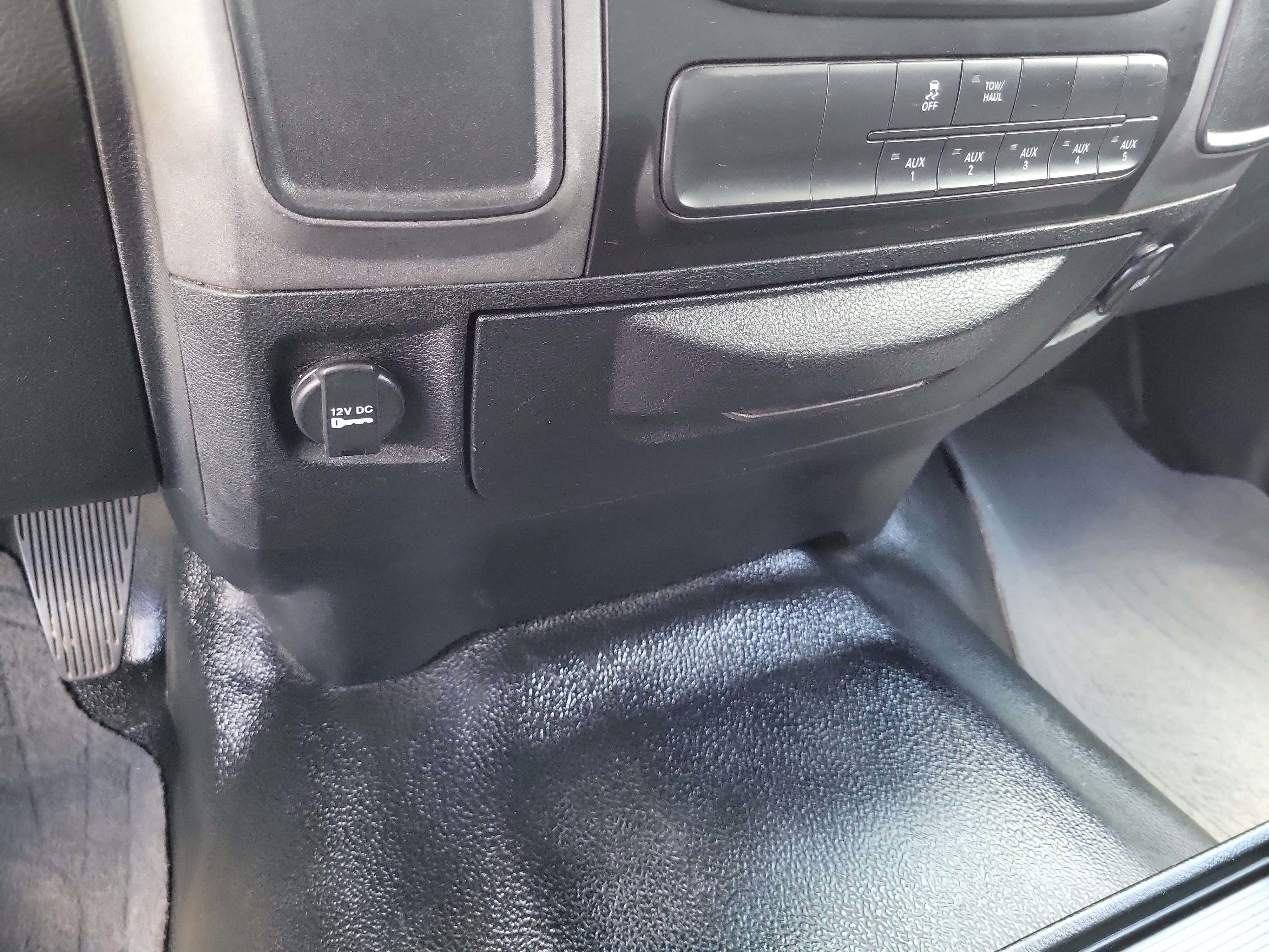 Used 2018 RAM 3500 Tradesman RWD image 22