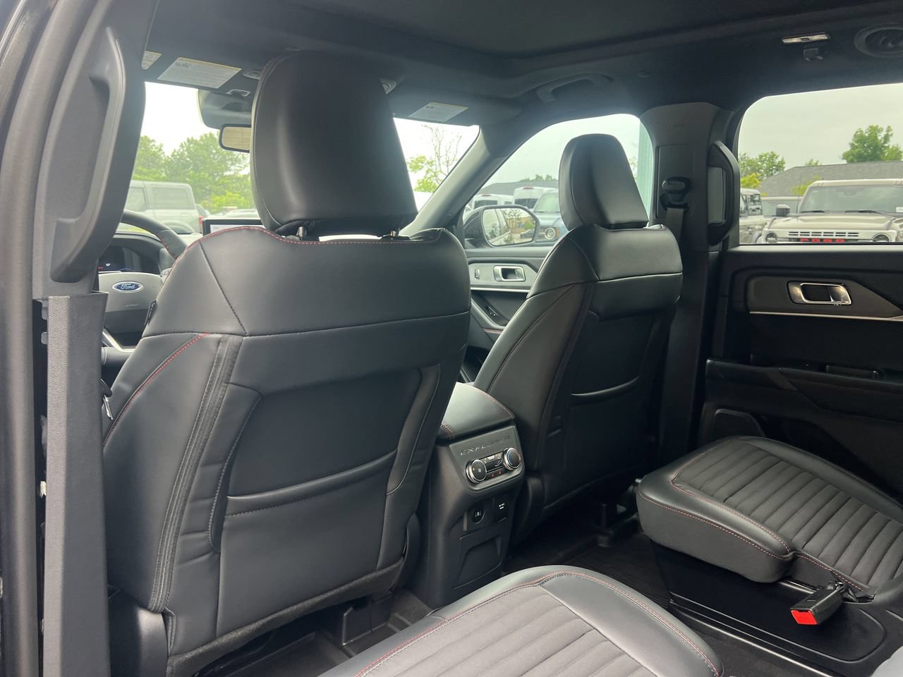 New 2026 Ford Explorer ST-Line w/ ST-Line Street Pack AWD/4WD image 19
