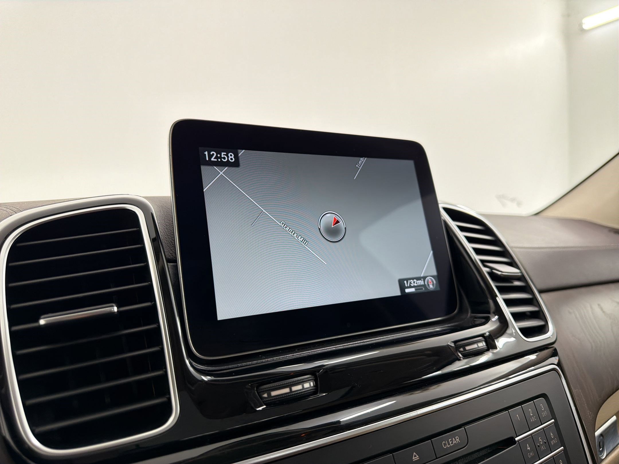 Used 2017 Mercedes-Benz GLS 550 4MATIC image 25