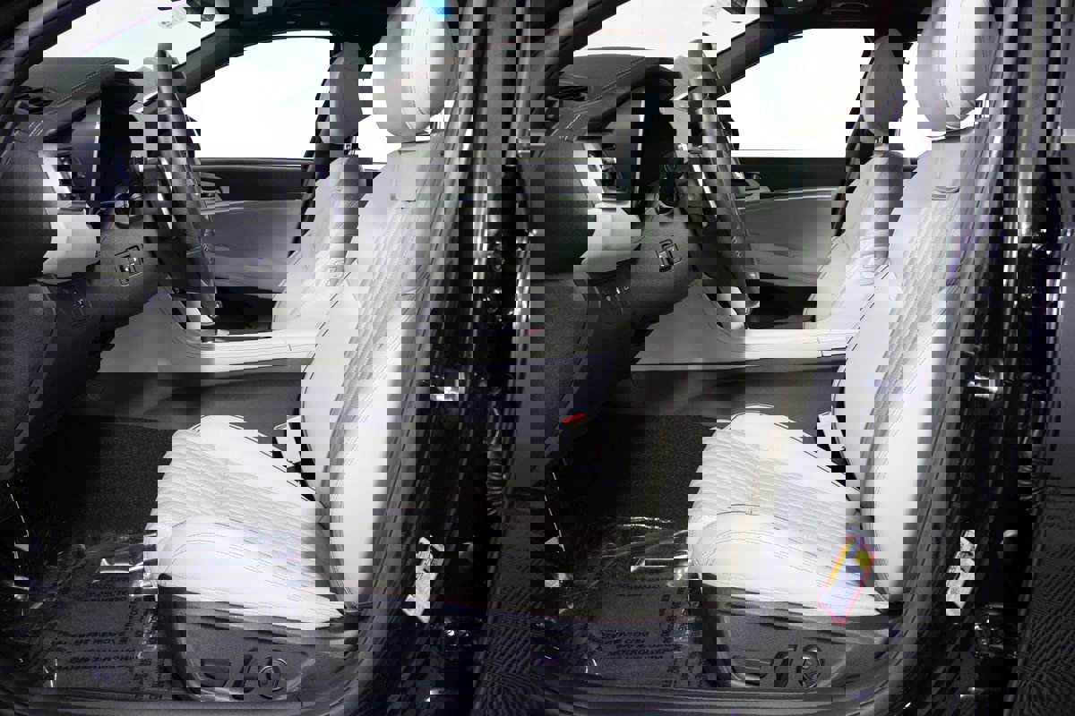 Used 2023 Genesis G70 2.0T w/ Sport Prestige Package image 8