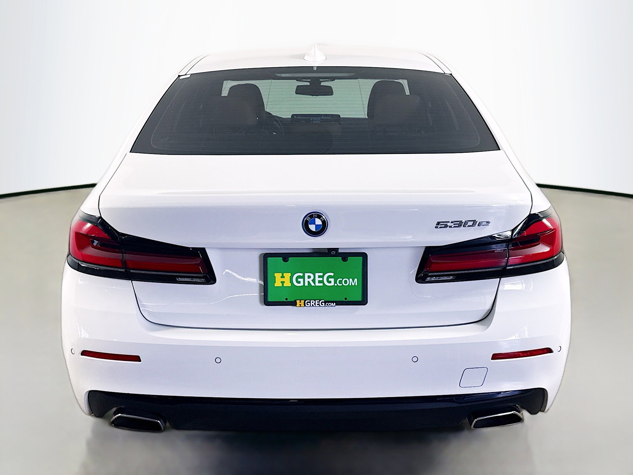 Used 2023 BMW 530e w/ Premium Package image 8