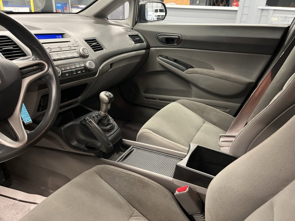 Used 2011 Honda Civic DX-VP image 13