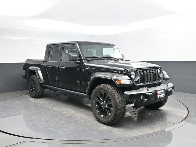 Used 2025 Jeep Gladiator Sport AWD/4WD image 5