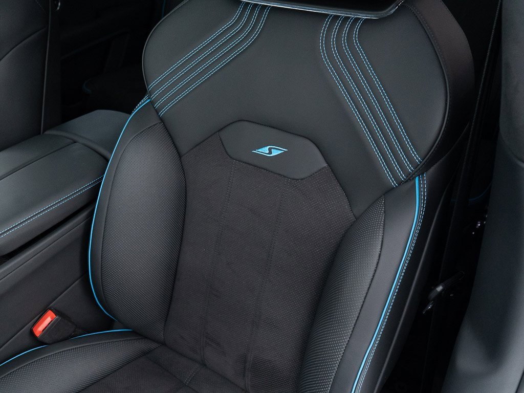 Used 2025 Bentley Bentayga S image 18