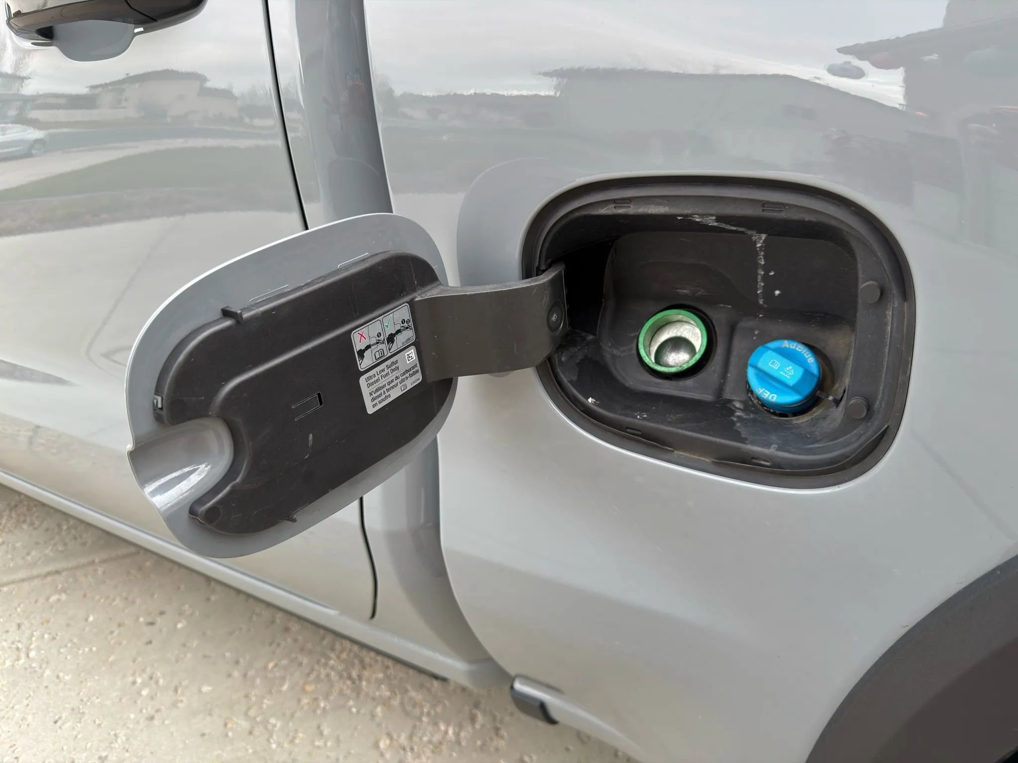 Used 2025 Chevrolet Silverado 1500 ZR2 w/ Technology Package image 19