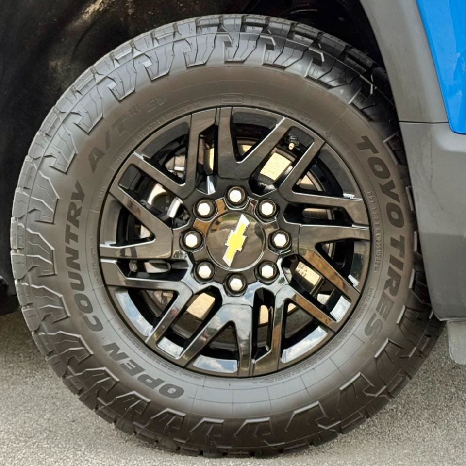 Used 2026 Chevrolet Silverado EV LT AWD/4WD image 29
