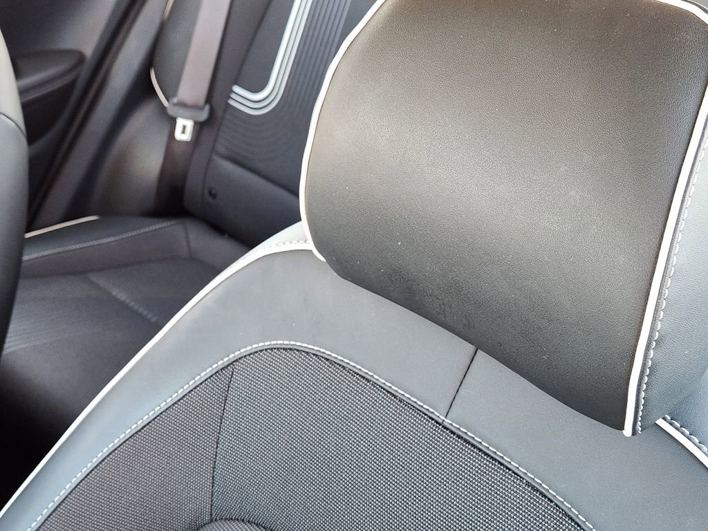 Used 2024 Hyundai Venue Limited image 15