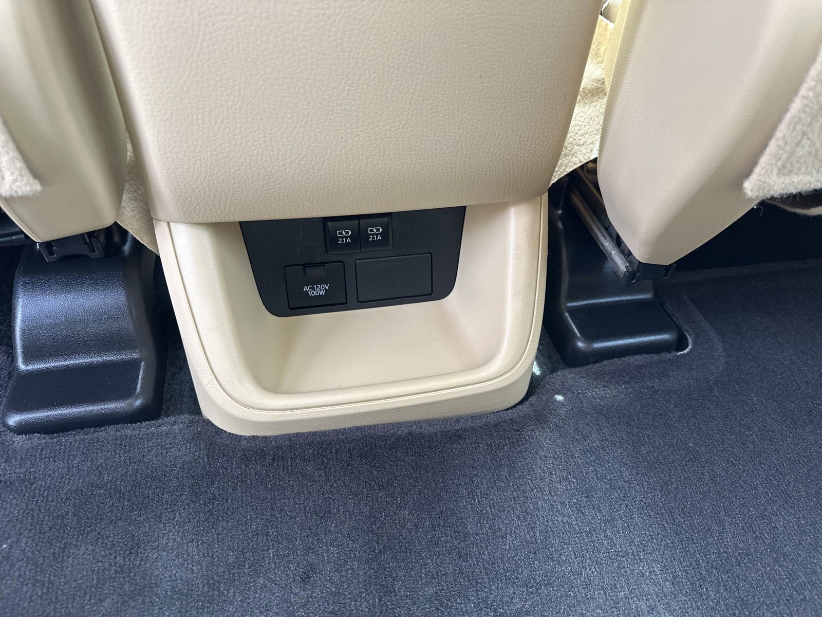 Used 2019 Toyota Highlander XLE AWD/4WD image 21