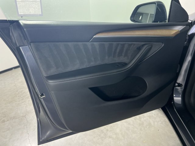 Used 2023 Tesla Model Y Performance AWD/4WD image 20