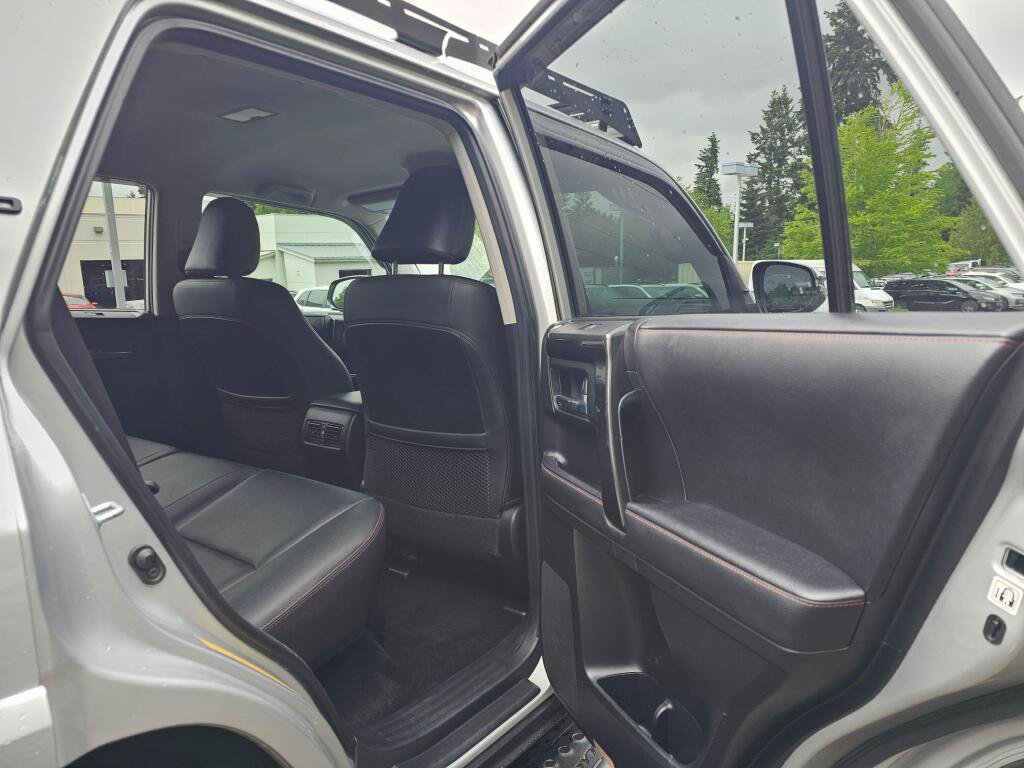 Used 2020 Toyota 4Runner TRD Off-Road Premium AWD/4WD image 14