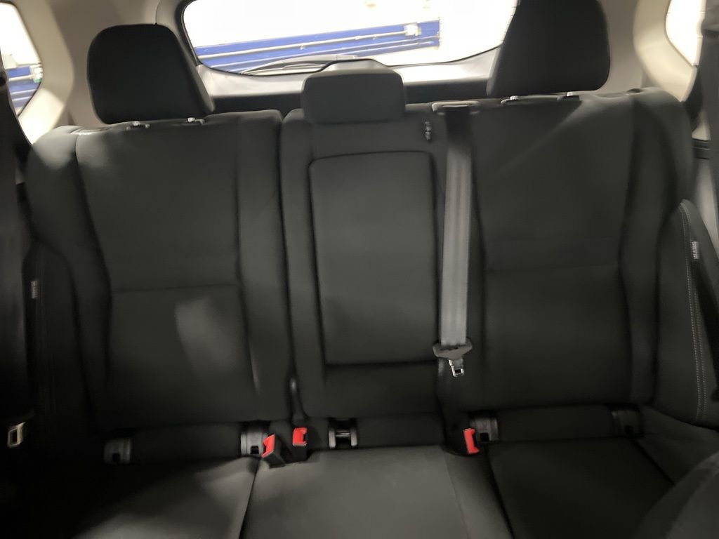 Used 2024 Nissan Rogue S image 14