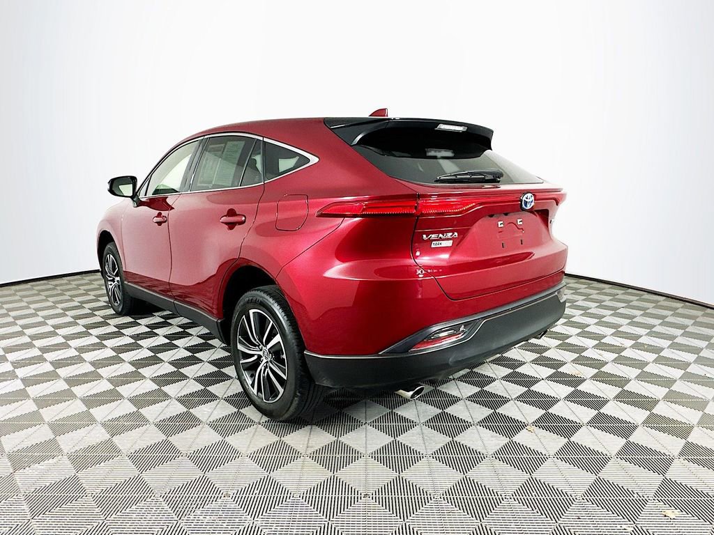 Used 2022 Toyota Venza LE AWD/4WD image 7