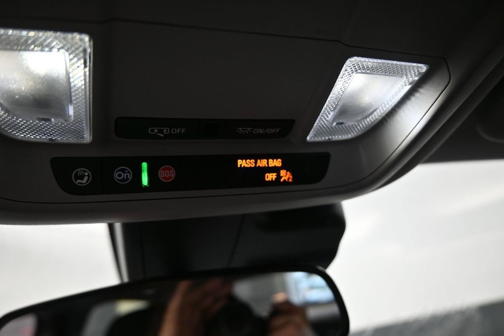 Used 2025 Chevrolet Malibu LT FWD image 35
