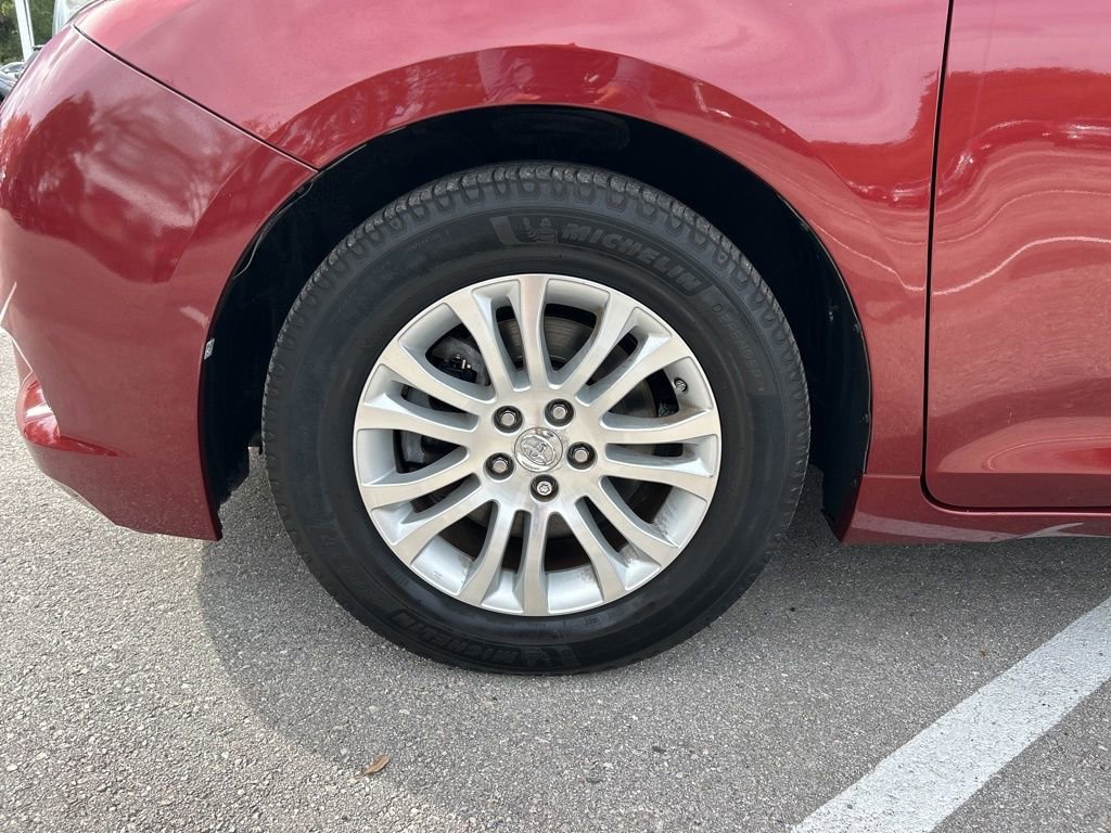 Used 2017 Toyota Sienna XLE w/ XLE Navigation Package image 55