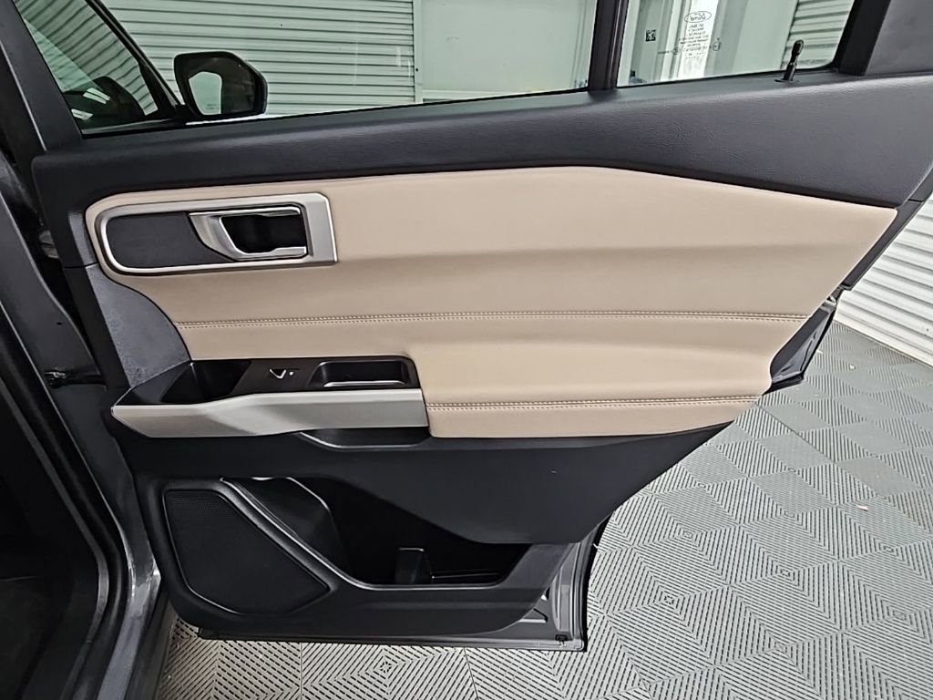 Used 2022 Ford Explorer XLT w/ Equipment Group 202A image 37