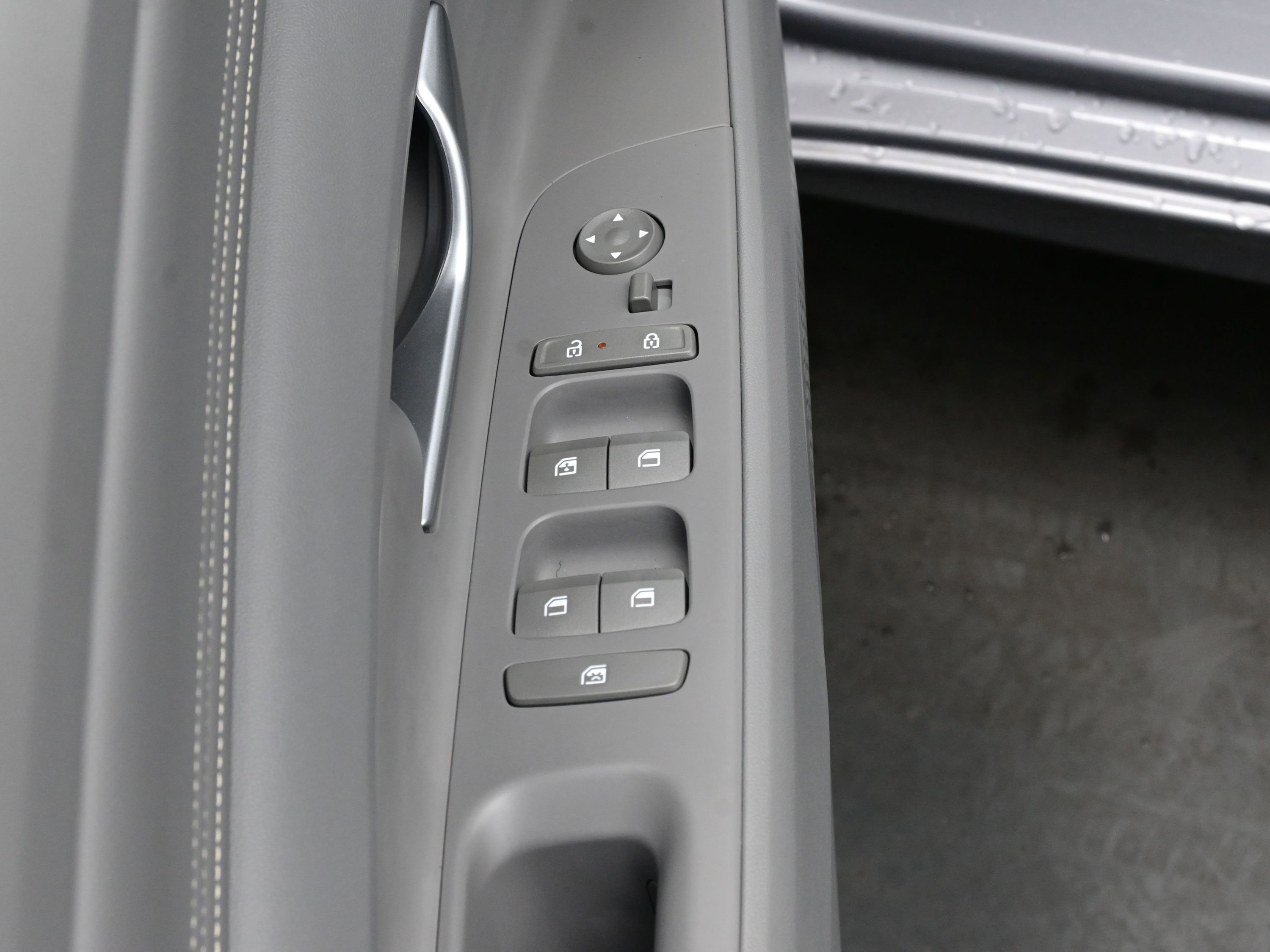 Certified 2025 Hyundai Elantra Sport image 10