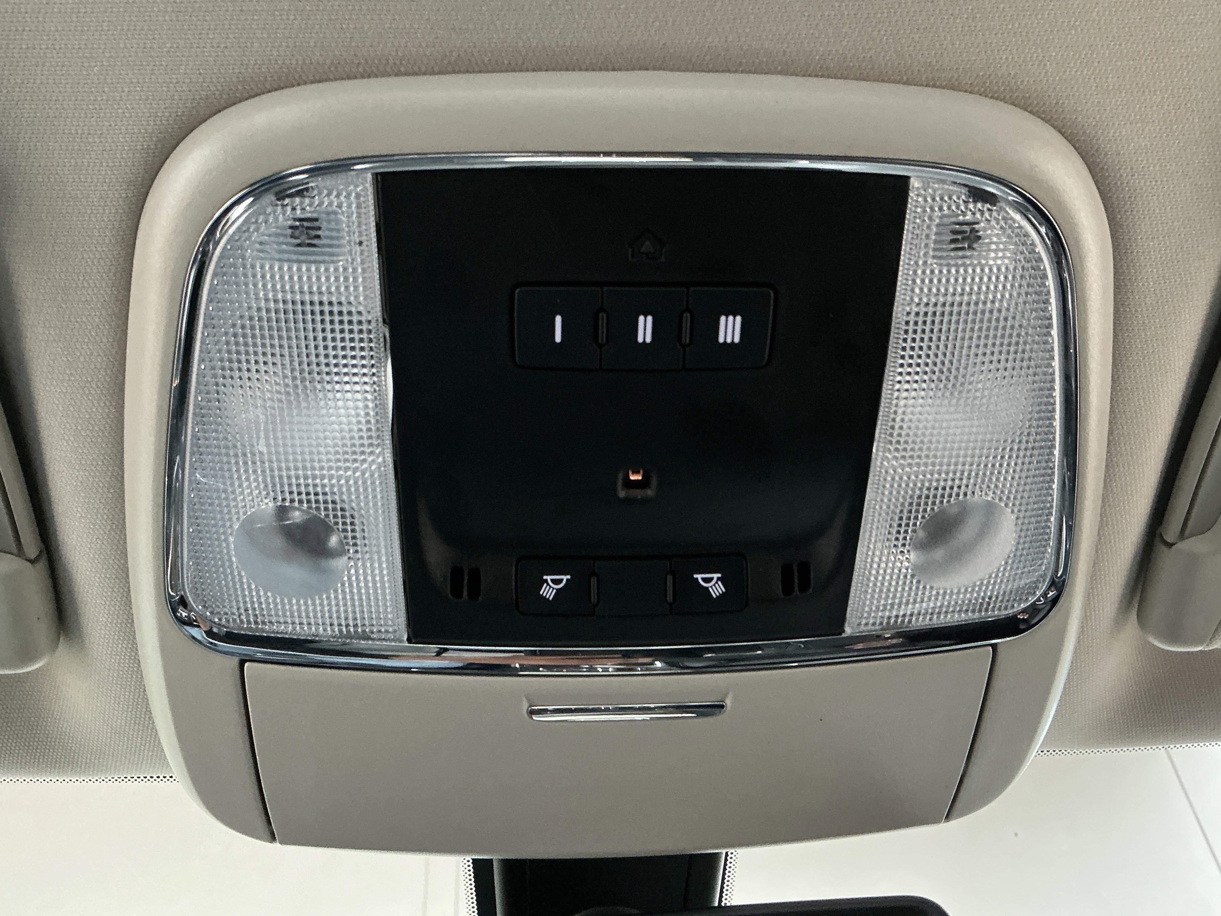 Used 2021 Chrysler 300 Touring L image 17