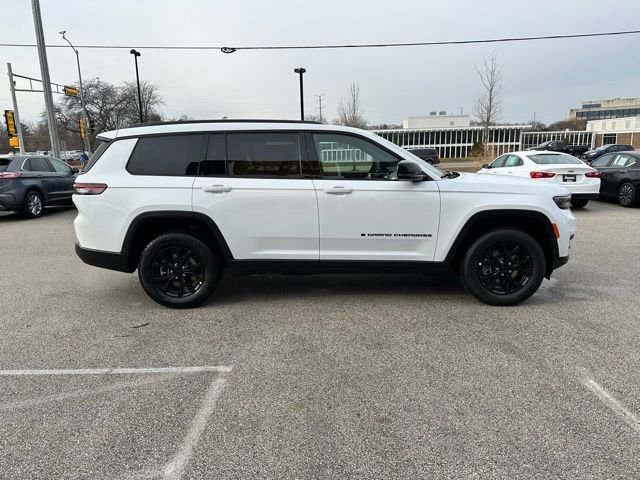 New 2025 Jeep Grand Cherokee Altitude image 5