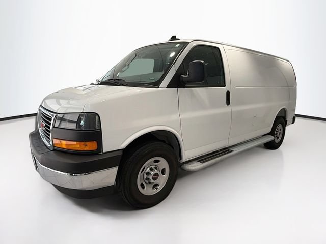 Used 2025 GMC Savana 2500 w/ Driver Convenience Package RWD image 3