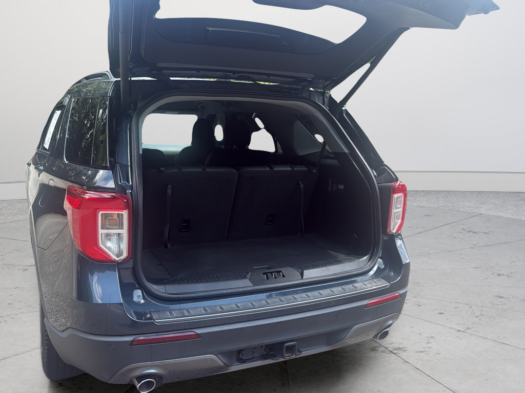 Used 2023 Ford Explorer XLT w/ Equipment Group 202A RWD image 19