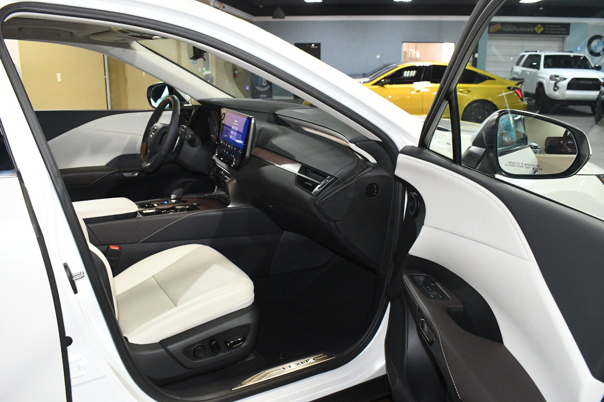 Used 2025 Lexus RX 350 Premium Plus w/ Convenience Package FWD image 46