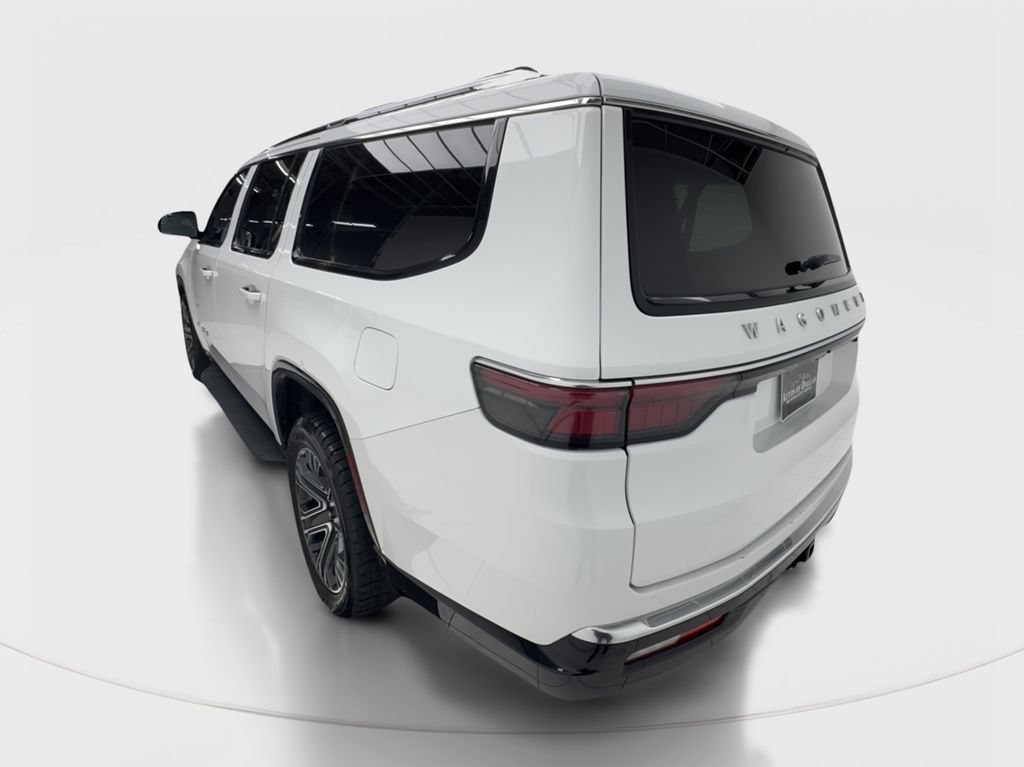Used 2024 Jeep Wagoneer L Series II RWD image 8