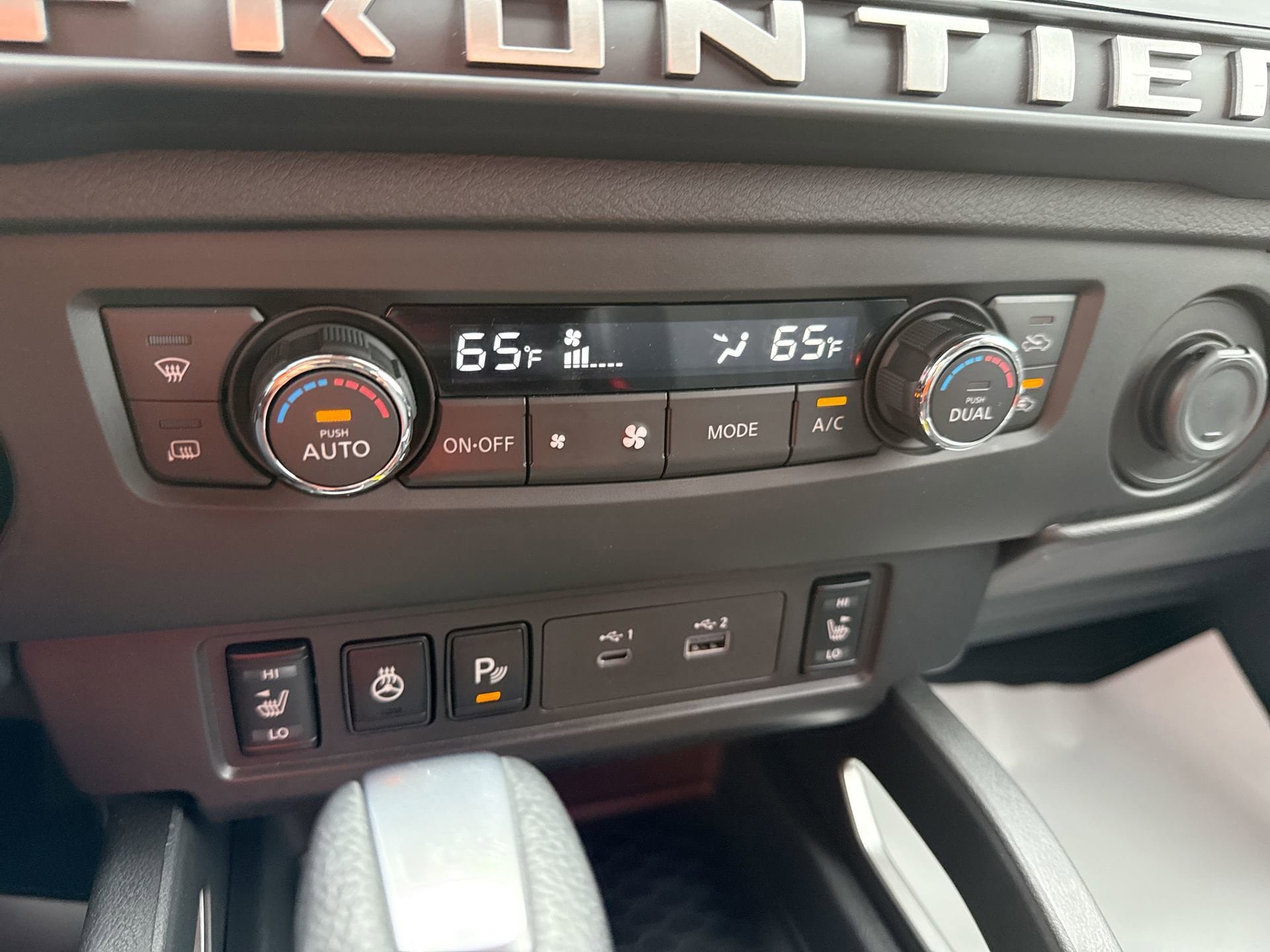 Used 2025 Nissan Frontier SL AWD/4WD image 17
