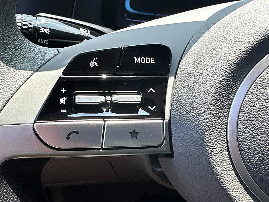 New 2026 Hyundai Elantra SE FWD image 13