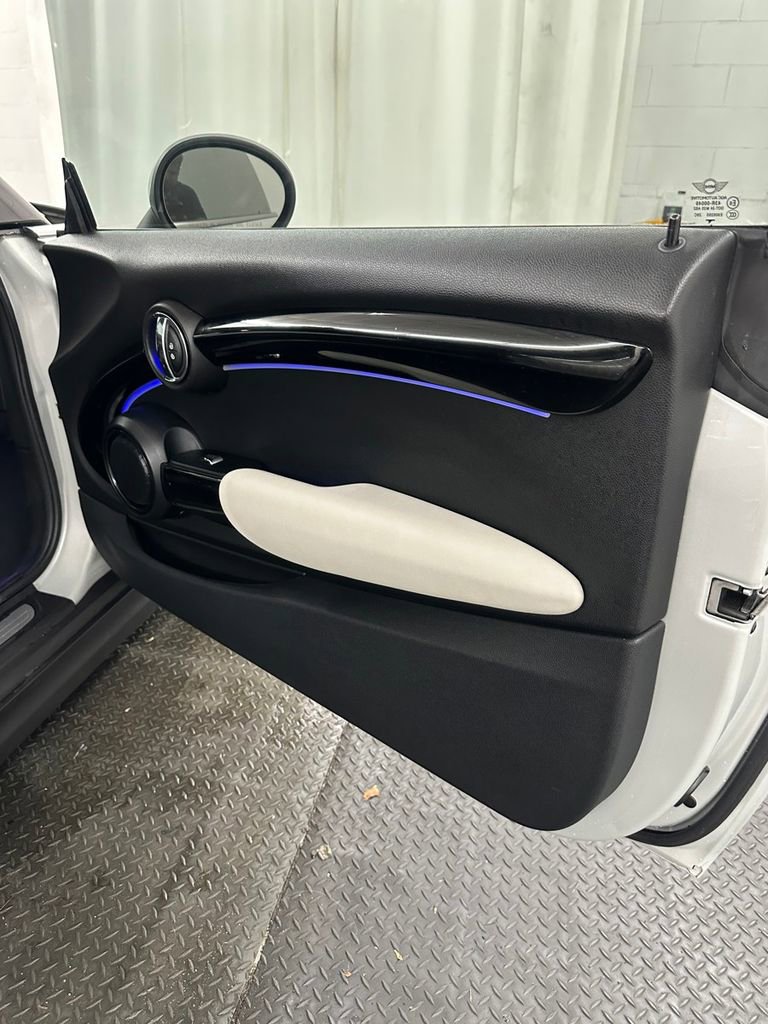 Used 2018 MINI Cooper S w/ Premium Package FWD image 26