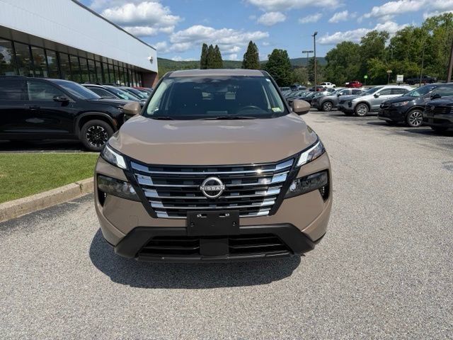 Used 2025 Nissan Rogue SV AWD/4WD image 2